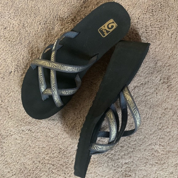 shoes similar to teva sandals